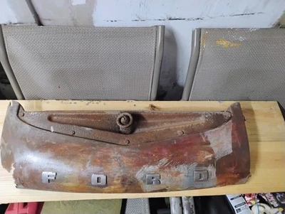 Cenefa nariz delantera Ford 1948 vintage original Foto 1 de 3