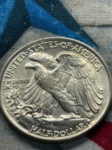 Walking Liberty 1943 medio dólar elección brillante sin circular de mi juego de rollos pvt - Imagen 1 de 7