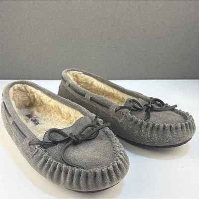 Minnetonka Moccasin Slippers Gray Suede Faux Fur Lined Bow Detail Women's Size 9 - Image 1 of 4