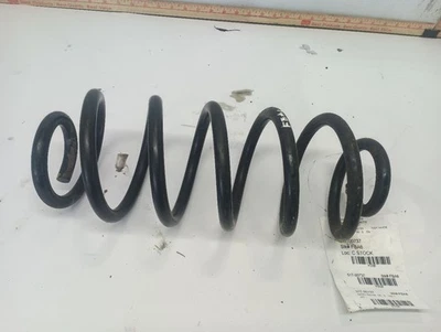 Rear Coil Spring from 2004 Chevrolet Tahoe 11976287 - Image 1 of 4