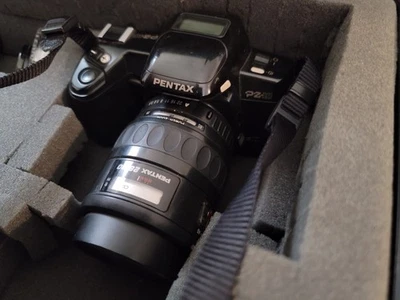 Pentax PZ-10 35mm SLR Film Camera Zoom Lens And Accessories - Image 1 of 4