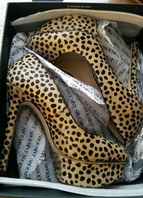 TACONES DE PLATAFORMA SHOEMINT Jess Dalmation LEOPARDO PELO DE PONY para mujer 7M Steve Madden Foto 1 de 4