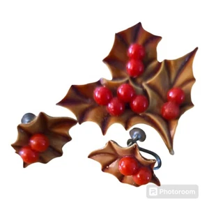 Vintage Christmas Brooch Pin Screw Back Earrings Set Holly Berry SEE DETAILS - Picture 1 of 8