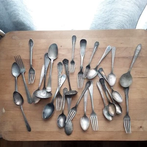 Vintage Silverware Lot WG Rogers Pixexel Brand Simeon L & George Spoons and Fork - Picture 1 of 24