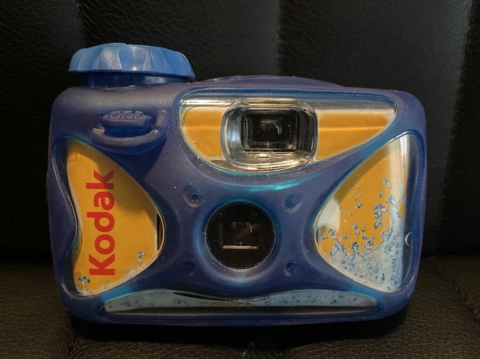Kodak Sport Underwater Waterproof 800 ISO 35mm Single Use Camera Exp: 08/2023 - Image 1 of 4