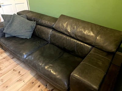 FLASH SALE Natuzzi Italian leather sofa brown must go in 48 hours - Image 1 of 4