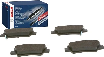 Тормозные колодки Bosch BP1478 — задняя ось — сертифицированы ECE-R90 — 1 комплект из 4 колодок - Изображение 1 из 4