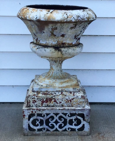 OLD VTG ANTIQUE CAST IRON ORNATE WHITE CHIPPY PAINT GARDEN CEMETARY PLANTER URN Cover