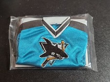 2006-07 Upper Deck Mini Jersey Collection Replica Rick Joe Thornton Sealed