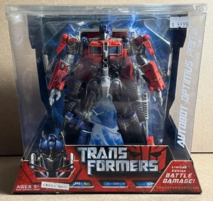 Transformers Optimus Prime Battle Damage Voyager Class Limited Edition - Picture 1 of 4