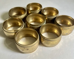 SERVIETTENRINGHALTER MASSIV MESSING 8 VINTAGE GEHÄMMERT OPTIK TONNENFORM - Bild 1 von 4