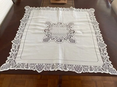 Vintage 1980s Ivory Lace Leaves Rectangle Tablecloth Cottage Farmhouse 26" x 28" - Image 1 of 4