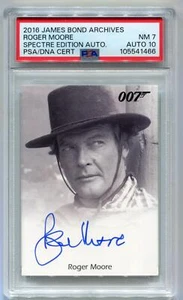 James Bond Archives Spectre Roger Moore als James Bond Autogrammkarte PSA 7 - Bild 1 von 2