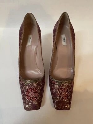 RARE- STUNNING PRADA FLORAL BROCADE PUMPS sz 39 - NIB - Image 1 of 4