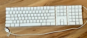 APPLE COMPUTER KEYBOARD - Picture 1 of 3