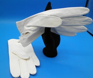 Soft white leather women's gloves sz 7 1/2 silk lining button closure - Picture 1 of 6