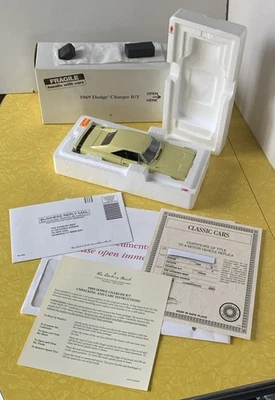 DANBURY MINT ⭐️1969 CARREGADOR DODGE R/T ⭐️AMARELO 1:24 com certificado de autenticidade na caixa original - Imagem 1 de 4