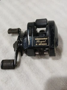 Vintage Abu Garcia Ambassador Royal Bait Caster RH Black - Picture 1 of 11