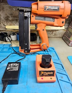 Paslode Impulse IM250 II 16Ga Straight Finish Nailer Skin Cordless Nail Gun - Picture 1 of 8