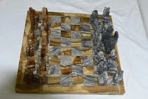 ONYX CHEKER BOARD & 24 STÜCK ONYX - Bild 1 von 4