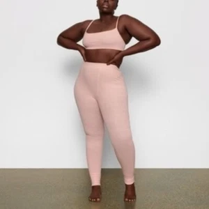 SKIMS Logo Pointelle Leggings Quartz 2X - Picture 1 of 12