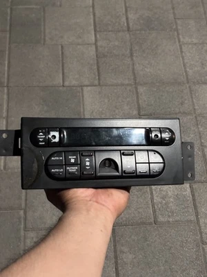 Оригинальный климат-контроль для кондиционера Chrysler Pacifica 2004-2006 годов выпуска - Изображение 1 из 4