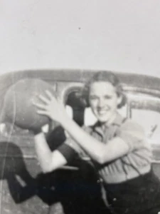 Vintage 30’s Pretty Teenage Girl Smiling Basketball Photo Chevy Sedan Suspenders - Bild 1 von 10