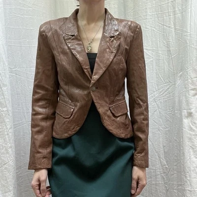 Chaqueta Blazer de Cuero Marrón de Moda International Para Mujer Talla S/M Años 90/Y2K Foto 1 de 4