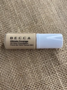 Base BECCA Ultimate Coverage CACHEMIRA 24 horas - tamaño de viaje - Imagen 1 de 3