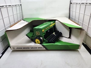 Ertl John Deere 452 Grain Drill, Diecast 1/16 New In Box Made In USA L4802 - Picture 1 of 10