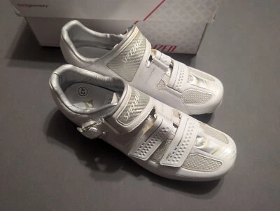 Zapatillas de carretera Specialized Pro para mujer blancas EU 42 US 10,5 leer anuncio Foto 1 de 4