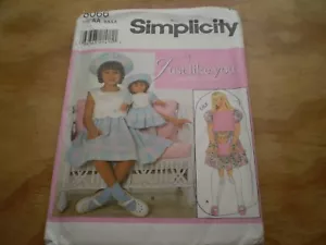 Simplicity Muster 8066 ~ Größe 3 4 5 6 ~ Mädchen Kleid & Hut & Puppenkleidung ~ ungeschnitten - Bild 1 von 3