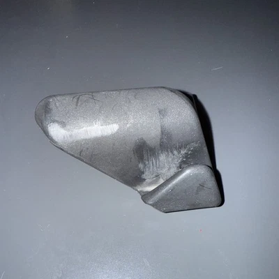 2000-2006 Tahoe Yukon Escalade Rear Wiper Arm Park Rest Ramp OEM. 15092328 - Image 1 of 4