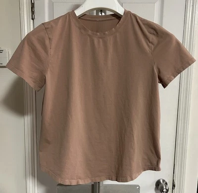 Camisa de Correr Lululemon Ligera Elastizada Manga Corta Talla 8? Brown Athleisure Foto 1 de 4