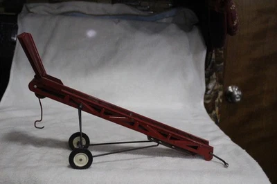 Elevador McCORMICK IH ERTL de colección 1/16 Foto 1 de 4