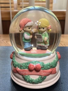 PRECIOUS MOMENTS "RINGING IN THE SEASON" " DECK THE HALLS" MUSICAL SNOWGLOBE - Picture 1 of 6