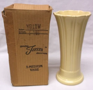 Fiesta Yellow 9 1/2" Vase with Box Homer Laughlin China Company - Picture 1 of 2