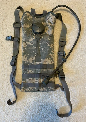 USGI ACU MOLLE II Modular Lightweight Hydration System Carrier Excellent - Image 1 of 4