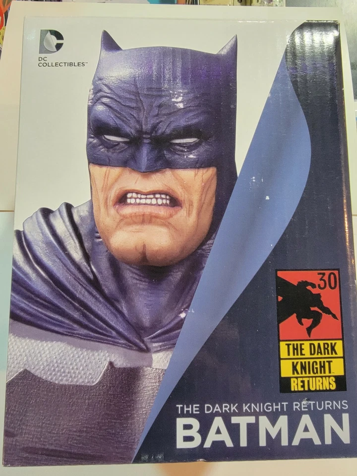 Busto DC Collectibles Batman The Dark Knight Returns 30th Anniversary  - Imagem 1 de 1
