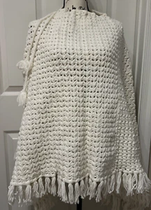 Womens Poncho WHITE Sweater Cable Knit Asymmetrical Loose Fit Top Fringe NWOT - Picture 1 of 7