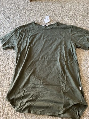 Camiseta larga verde oliva EPTM para hombre talla grande Foto 1 de 4