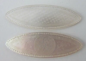 ANTIQUE MOTHER OF PEARL MOP CHINESE ARMORIAL OVAL 8 GAMING CHIP TOKEN COUNTER L2 - Picture 1 of 3