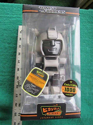 Funko Hikari: Transformers - Figura Vinilo Premium Calavera Gris Abejorro LTD 1000 Foto 1 de 4