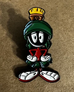 Alfiler de solapa Marvin The Martian Looney Tunes para sombreros, chalecos, camisas o regalo - Imagen 1 de 2