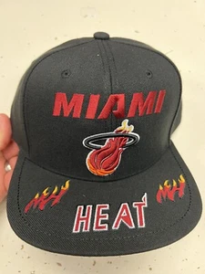 Mitchell & Ness Miami Heat SnapBack Hat Black hat Official Licensed - Picture 1 of 2