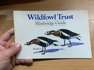 *RARE* VINTAGE "WILDFOWL TRUST SLIMBRIDGE GUIDE" ILLUSTRATED PAPERBACK BOOK (LL) - Picture 1 of 12