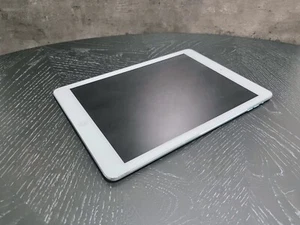 Apple iPad Air A1474 16GB White Silver - Picture 1 of 4