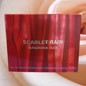 Mandarina Duck Scarlet Rain Eau De Toilette 50ml ORIGINALE SCATOLATO NO BLISTER - Imagen 1 de 1