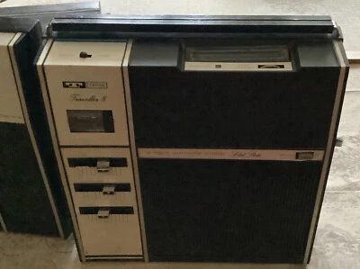 RARO 1970 8 pistas reproductor vintage PORTÁTIL radio am/TENNA Traveler 8 piezas Foto 1 de 4