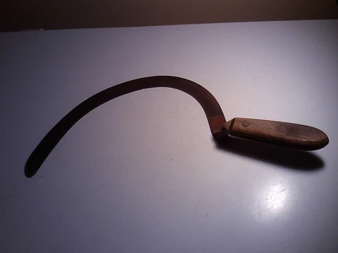 VINTAGE WEED CUTTER HAND SCYTHE CRESENT MOON SHAPED diamond brand Cover